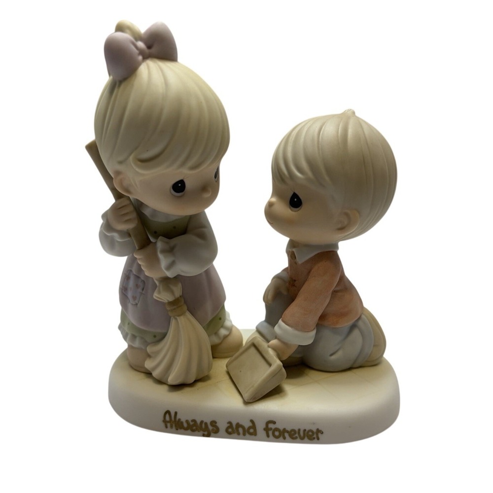 2005 Enesco Precious Moments You Sweep Me Off My Feet Figurine Retired #550008